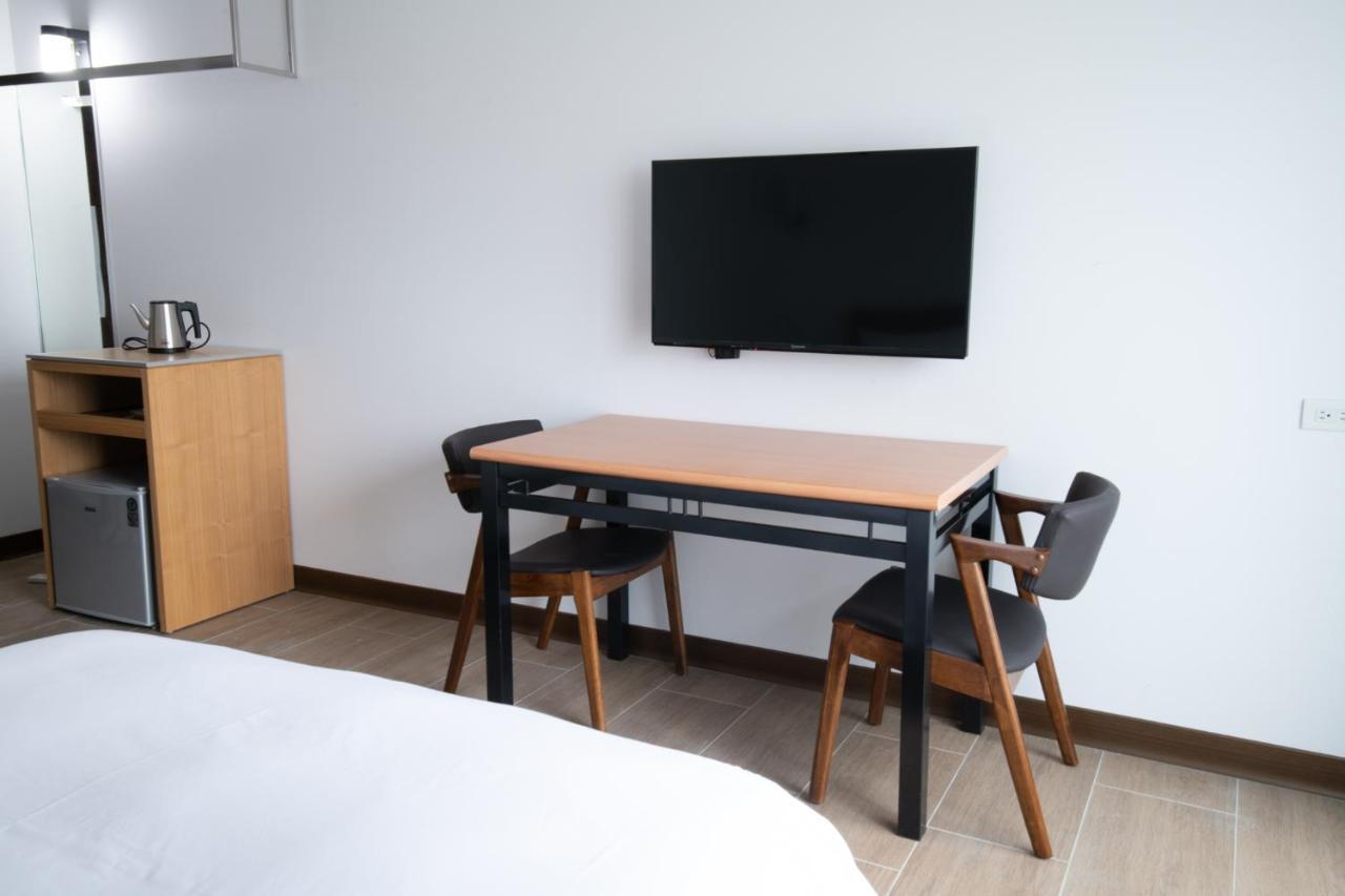 Liann Hotel Taichung Exterior photo